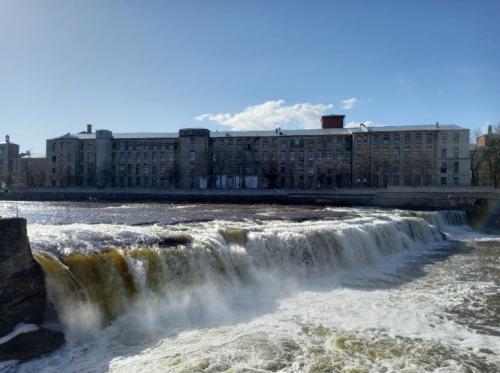 Нарвские водопады запустили в Ивангороде | ИА Точка Ньюс