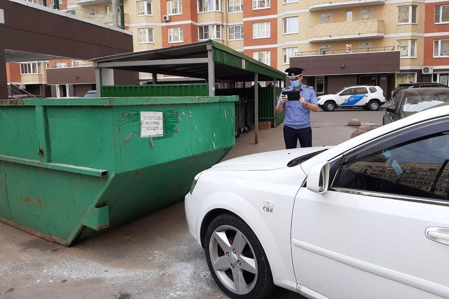 Петербургский опыт учтут при создании единых правил парковки во дворах в Ленобласти
