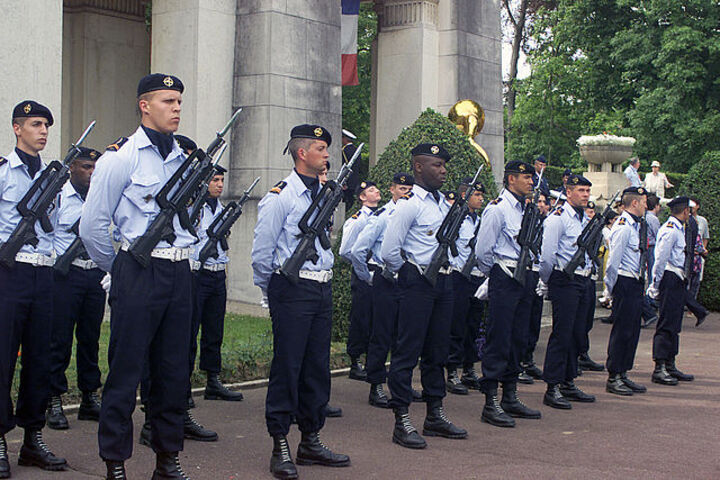 «Подготовленные и идейные»: французские «ихтамнеты» несут потери в Часов Яре – военкор