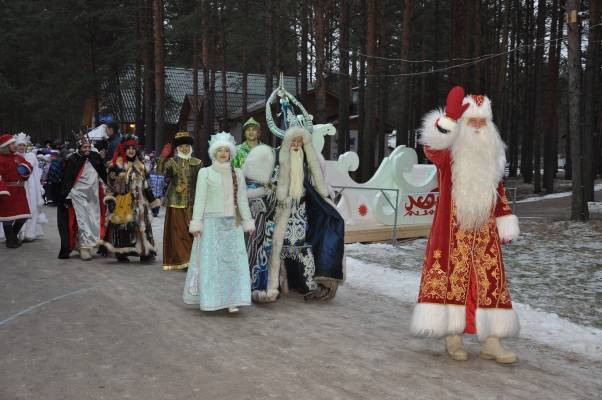 В Новый год – на русской тройке: экспансии Санта-Клауса конец. Дед Мороз – победитель по жизни