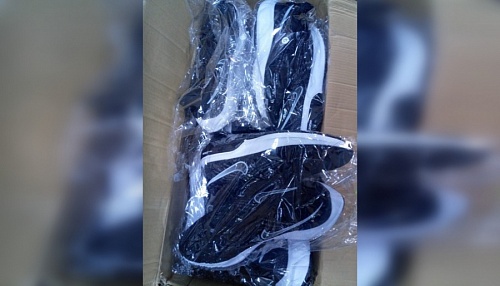 Более 600 пар контрафактной обуви доставили паромом в Калининград из Усть-Луги | ИА Точка Ньюс
