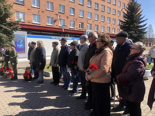 Память павших ликвидаторов аварии на Чернобыльской АЭС почтили в Кингисеппе | ИА Точка Ньюс