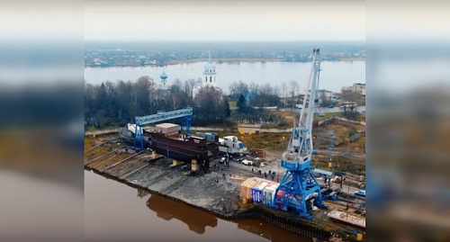 Спущенный на воду в Новой Ладоге траулер «Солигорск» передадут заказчику в 2023 году | ИА Точка Ньюс