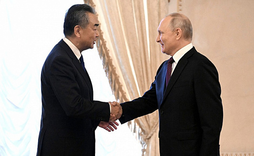 Китайский след рядом с Нагорным Карабахом: Ван И встречался с Путиным в Петербурге неспроста | ИА Точка Ньюс