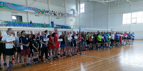 Кингисеппские ветераны сыграли в волейбол на Международном турнире в Белоруссии | ИА Точка Ньюс