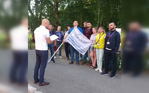 Очередная группа медиков из Ленобласти отправилась в Енакиево | ИА Точка Ньюс