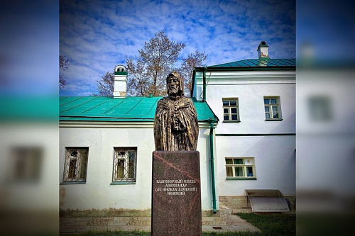Памятник князю Александру Невскому открыли в Волховском районе | ИА Точка Ньюс