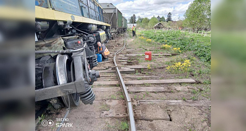 Локомотив сошел с рельсов на станции Волосово при маневровых работах | ИА Точка Ньюс