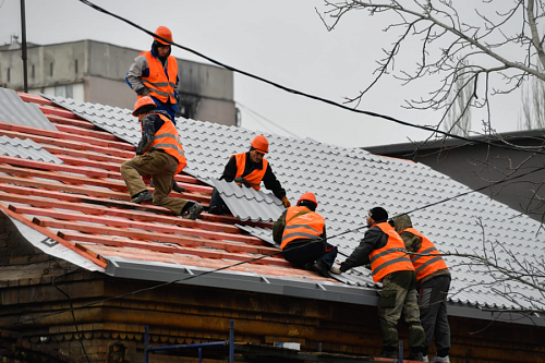 Строители из Ленобласти помогут восстановить 22 дома в Мариуполе | ИА Точка Ньюс
