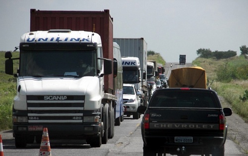 Очередь из 1,5 тыс. грузовиков на паромы в Калининград скопилась в Усть-Луге | ИА Точка Ньюс
