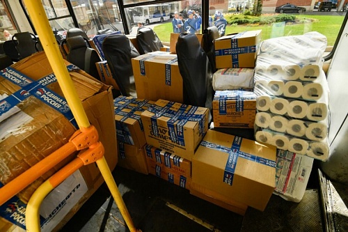 Два десятка тонн гуманитарной помощи отправили из Ленобласти в Енакиево | ИА Точка Ньюс
