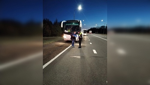 Два автобуса сняли с рейса в ходе рейда ГИБДД в Выборгском районе | ИА Точка Ньюс