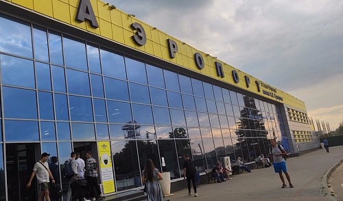 Без еды, без воды: жительница Кингисеппа оказалась в «заложниках» аэропорта Ставрополя | ИА Точка Ньюс