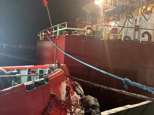 Дноуглубительное судно получило вмятину после навала буксира в порту Усть-Луга | ИА Точка Ньюс