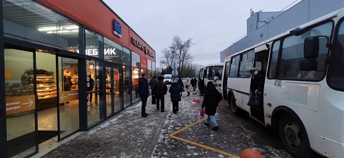 Кингисеппцам рассказали, как не замерзнуть в ожидании автобуса до Петербурга | ИА Точка Ньюс