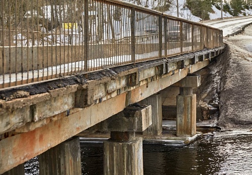 Мост через Оредеж под Гатчиной перед разборкой помоют | ИА Точка Ньюс