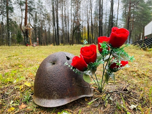 Церемония перезахоронения останков 14 советских воинов состоялась в Невской Дубровке | ИА Точка Ньюс