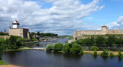 Эстонские парламентарии проголосовали против возвращения Ивангорода и Печор | ИА Точка Ньюс