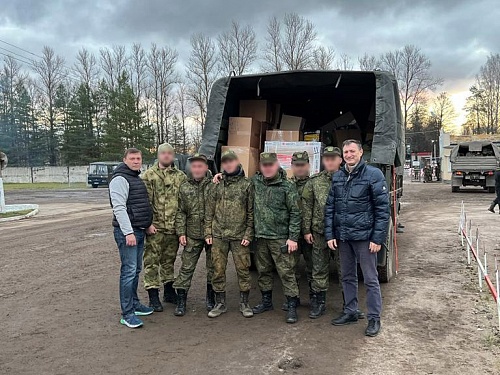 Большой набор для бойцов отправили в Лугу из Ломоносовского района | ИА Точка Ньюс
