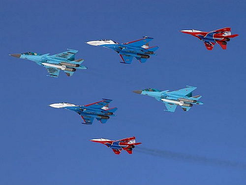 Новые Су-35С против F-16: русские стальные птицы готовятся взмыть в небо Донбасса  | ИА Точка Ньюс