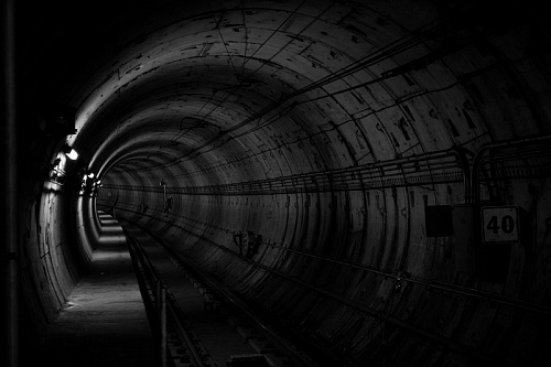 Миллиарды под землей: петербургское метро все глубже засасывает в трясину | ИА Точка Ньюс